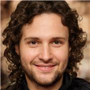 Chemielehrer mit Erfahrung in der Vorbereitung auf die Abiturprüfungen.